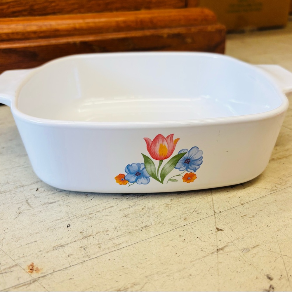 CorningWare Fresh Cut Tulips 1 Quart Square Bakeware Dish